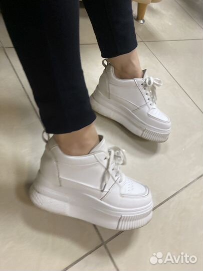 Кроссовки кеды