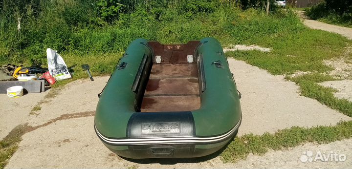 Мотор Сузуки DF 5 Лодка латимерия 300
