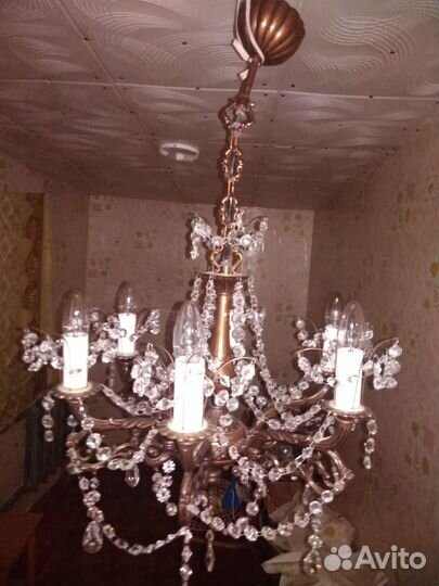 Хрустальная люстра