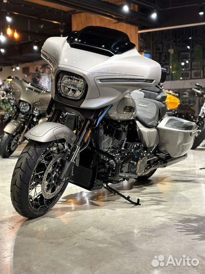 Harley-Davidson CVO Street Glide, 2023