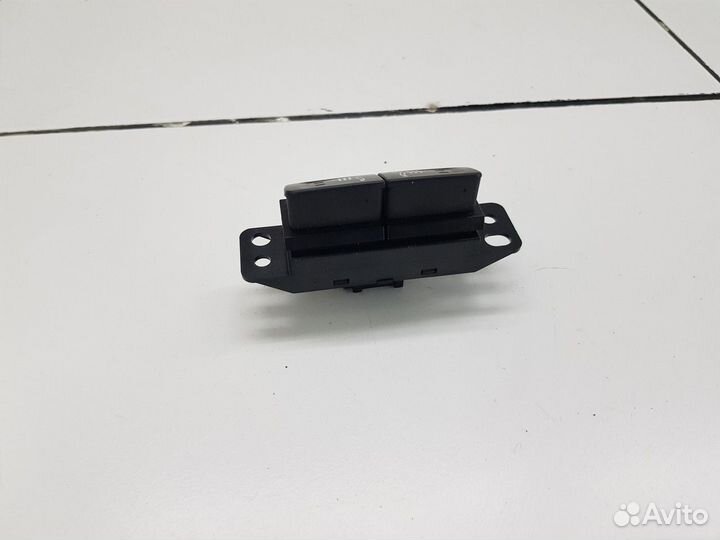 Кнопка обогрева сидений (Geely Coolray)