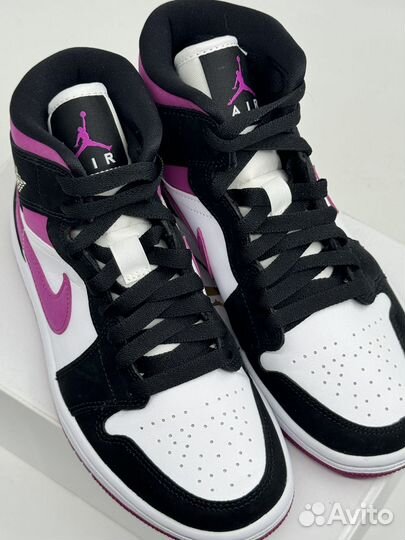 Кроссовки Jordan 1 Mid Magenta (размер 37,5)