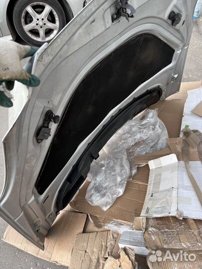 Капот Mercedes-Benz R-Class W251 дорест дефект