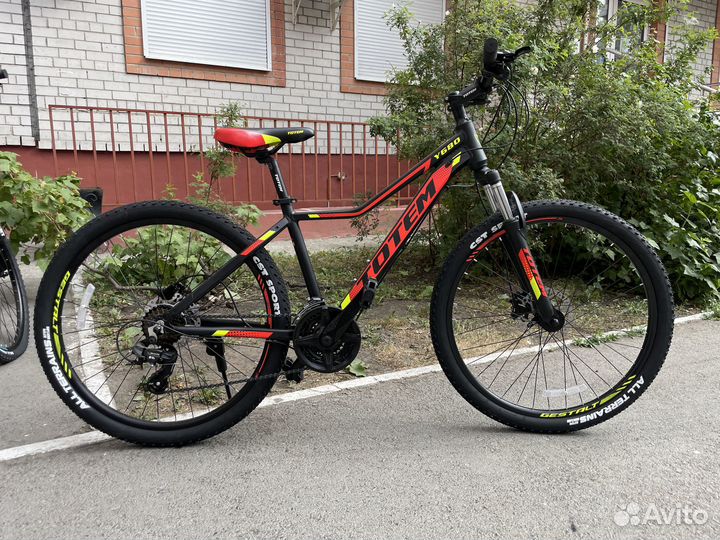 Горный велосипед на 26 колесах с низкой рамой