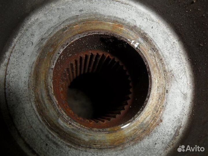 Ступица (кулак, цапфа) передняя правая Volvo V70