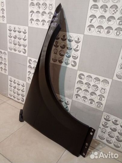 Крыло правое переднее правое Mercedes C-Class W204