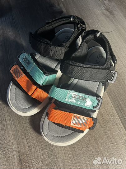 Сандалии jook