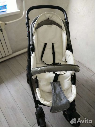 Коляска 3 в 1 Zippy tutis