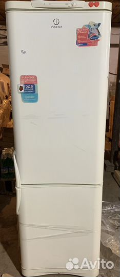 Холодильник indesit