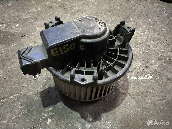Моторчик печки toyota corolla 150