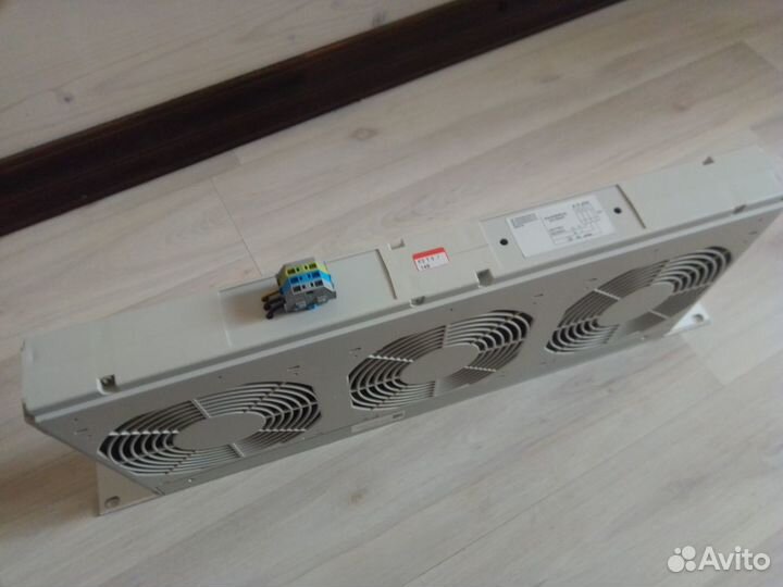 Вентилятор встраиваемый SK. Rittal