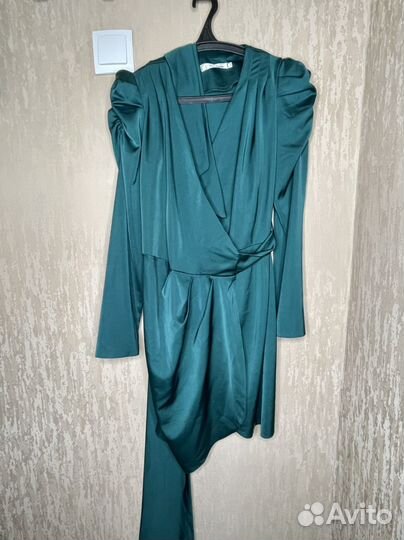 Платье вечернее на Новый год праздник изумрудное