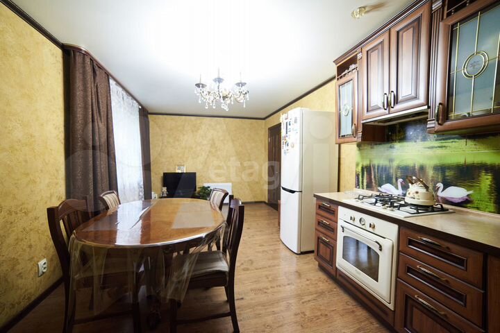 Дом 240 м² на участке 10 сот.