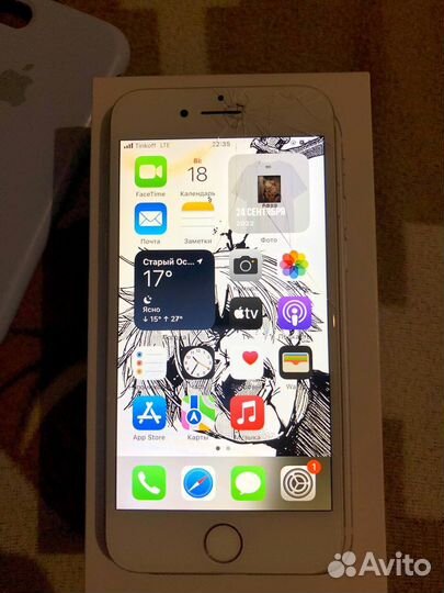 Телефон iPhone 8