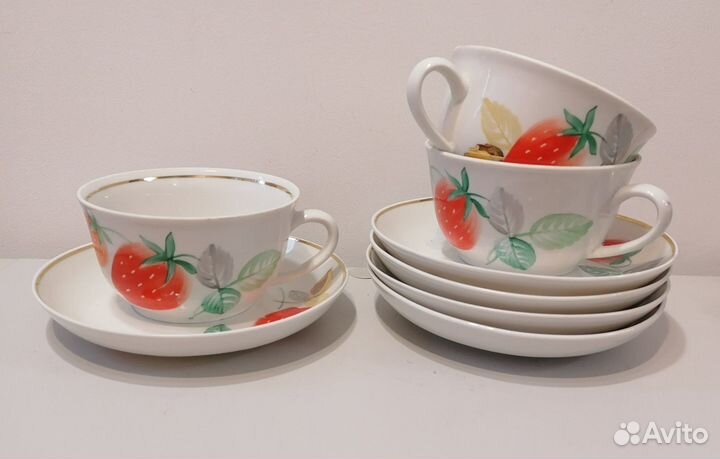 Чайная пара, Песочное, 1972, клубника