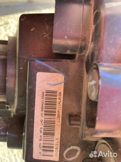 Фара головного освещения левая Chrysler 300C II