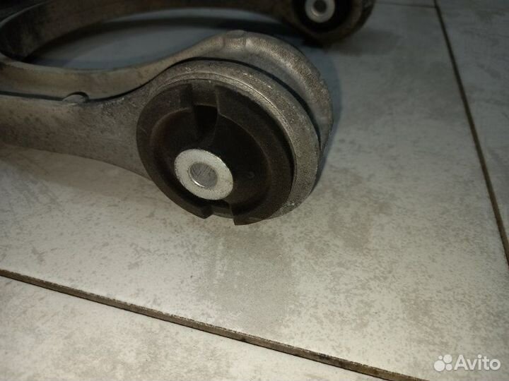 Рычаг подвески верхний передний левый Mercedes