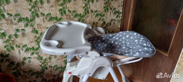 Детский стульчик для кормления