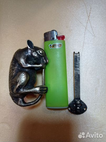 Старинный зооморфный замок