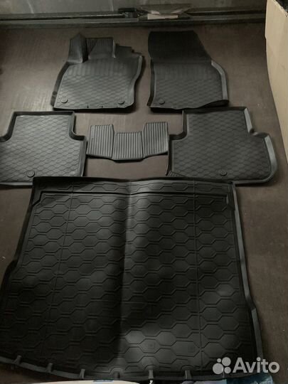 Резиновые коврики новые для тигуана 2019года
