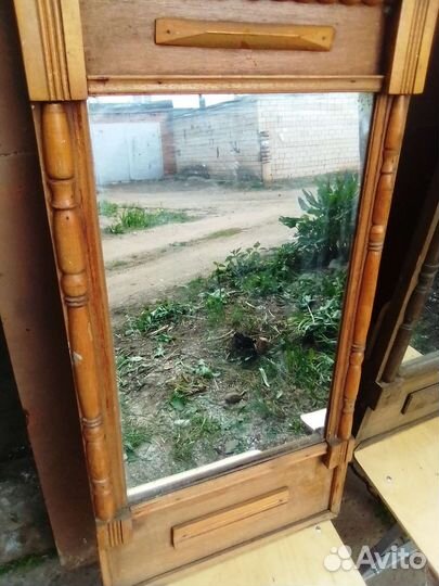 Два старинных зеркала