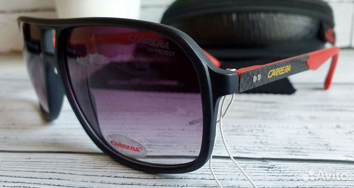 Солнцезащитные очки Carrera