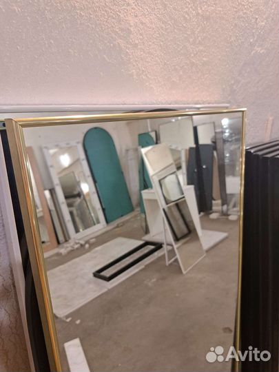 Зеркало в алюминевой раме, интерьерное, настенное