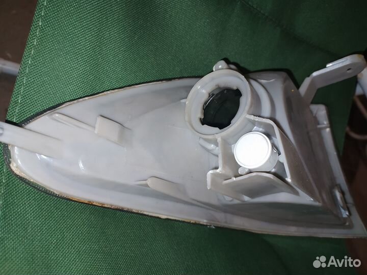 Левый поворотник toyota carina новый