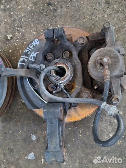 Кулак поворотный передний Nissan X-Trail T31