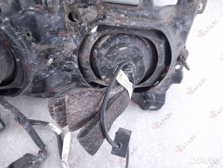 Фара Mitsubishi Canter FE516B 4D36