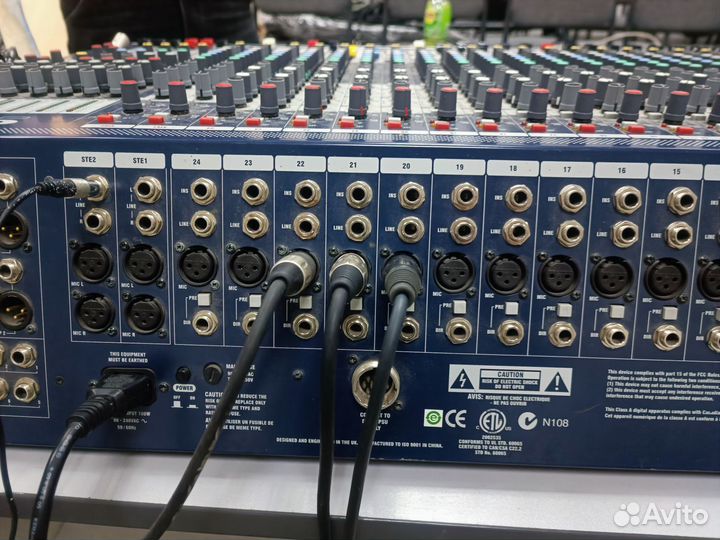 Микшерный пульт Soundcraft
