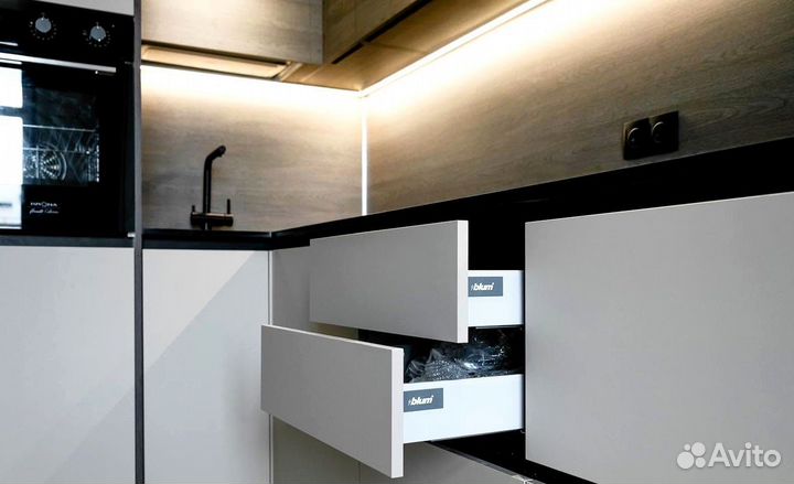 Кухня угловая на заказ.мдф фасады