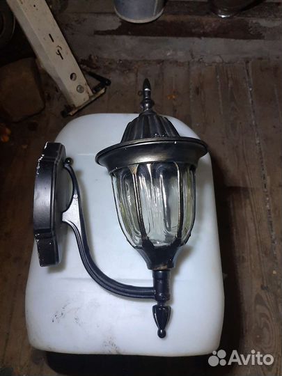Светильник-фонарь настенный