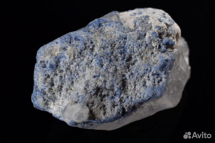 Кварц с дюмортьеритом. Лот № 950