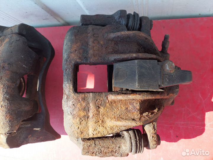 Суппорт передний Mercedes-Benz W202 M104