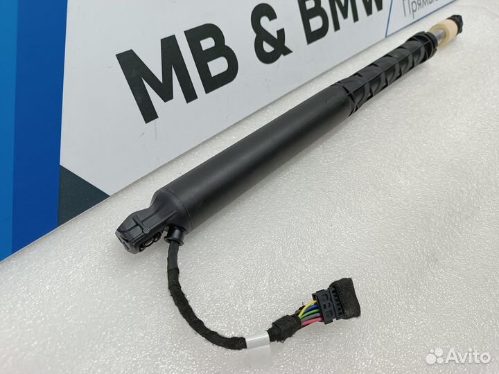 Амортизатор борта багажника BMW X5 G05 2022