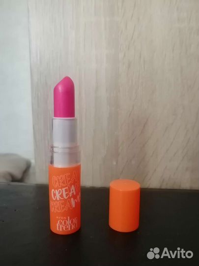 Помады Oriflame и Avon