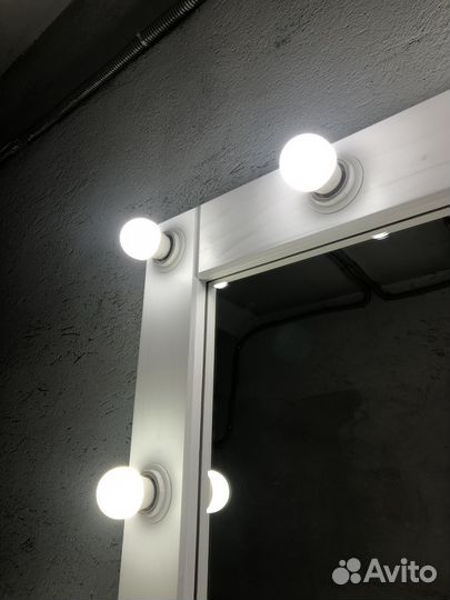 Зеркало с подсветкой большое