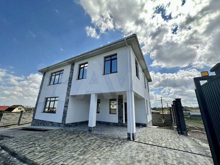 Дом 380 м² на участке 9 сот.