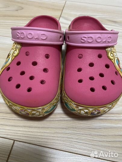 Босоножки и кроксы