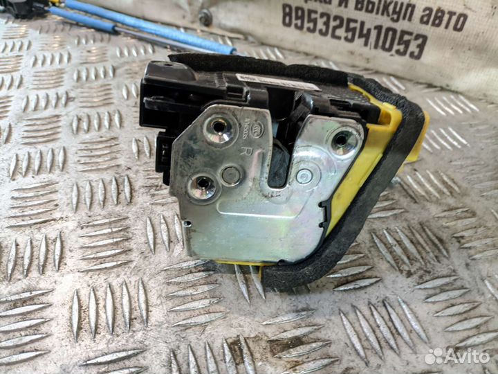 Замок двери задней правой Hyundai Solaris 2