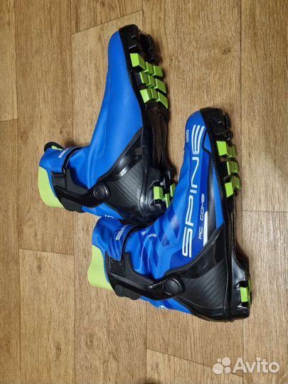 Коньковые лыжные ботинки Spine