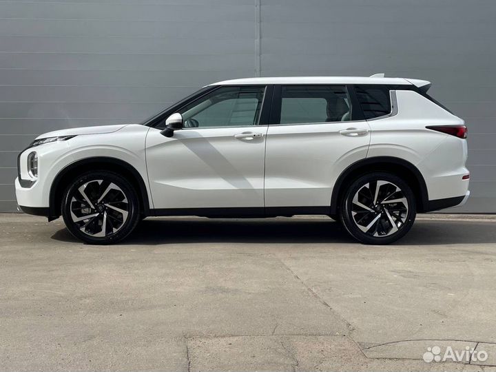 Mitsubishi Outlander 2.5 CVT, 2022