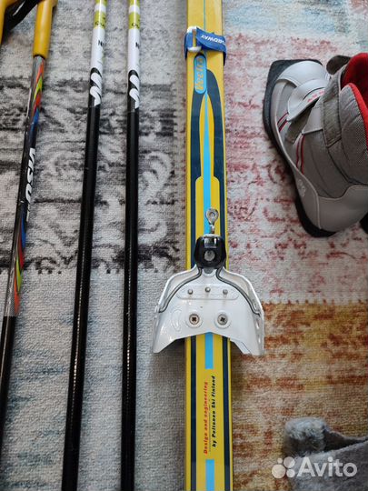 Лыжи 150см, палки 83 и 100см, ботинки 34р