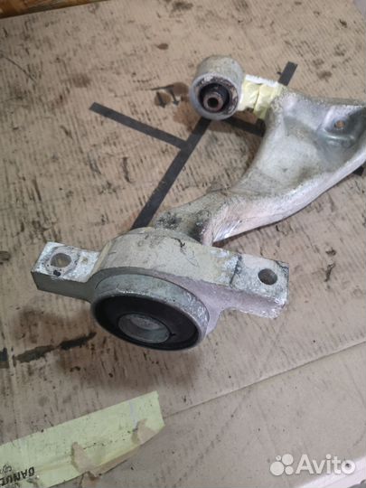 Рычаг Nissan Fuga PY50 (Переднее Левое Нижнее)