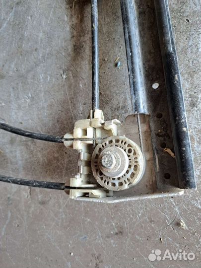 Стеклоподъёмник задний правый BMW E39