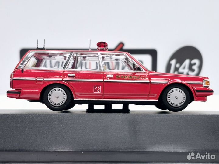 Модель Dism 1/43 Toyota Mark II Van X70, Пожарная