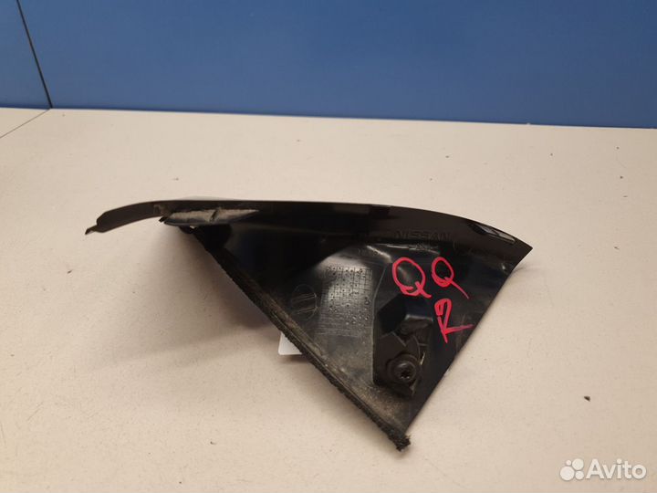 Спойлер двери багажника правый Nissan Qashqai J11E