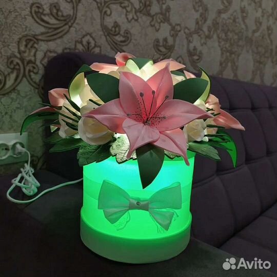 Светильник ростовые цветы из изолона