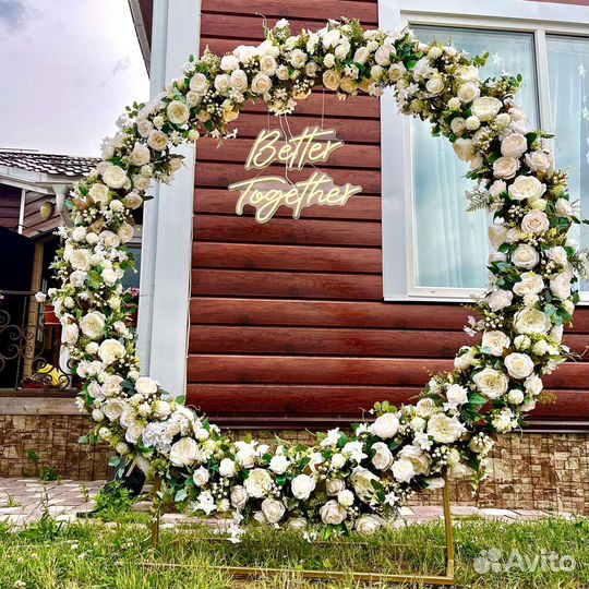 Фотозона арка на свадьбу в аренду